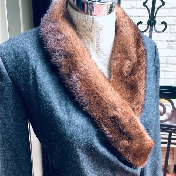 MAX MARA MINK FUR COLLAR WRAP JACKET - Picture 2 of 8